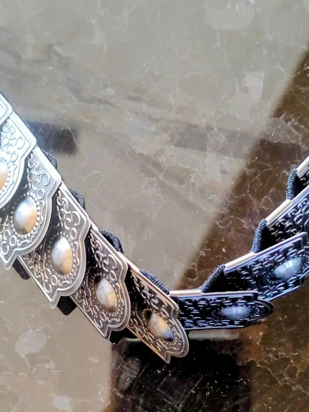 Decorative Silver-Tone Western Belt with Clear Oval Stone -